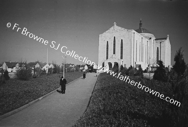 CORPUS CHRISTI CHURCH FR R MAGUIRE